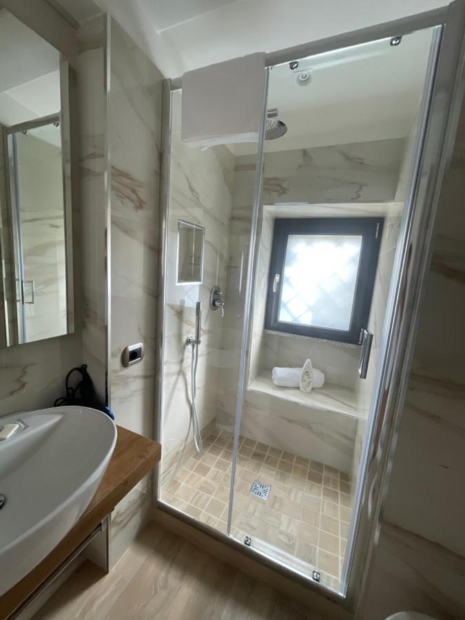 Le Chic Rooms Napoli Ngoại thất bức ảnh